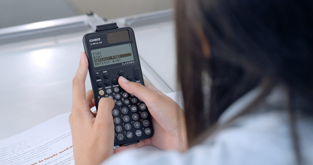 A calculadora científica no Ensino Superior 6 função polinomial de 2º grau
